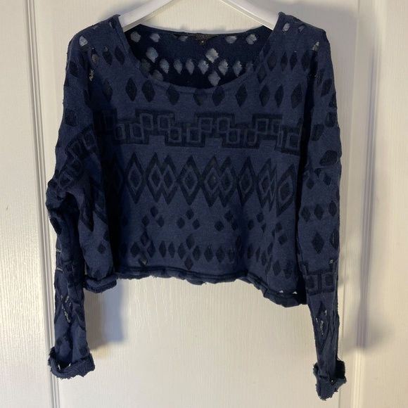 Size M Guess Blue Geometric Design Semi-Sheer Long Sleeve Knit Crop Top - Picture 7 of 8